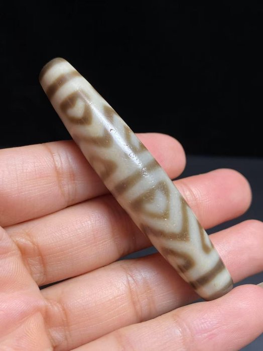 西藏至純老天珠稀有灰皮老料瑪瑙特殊圖騰金剛虎牙十二眼天珠吊墜【尺寸
