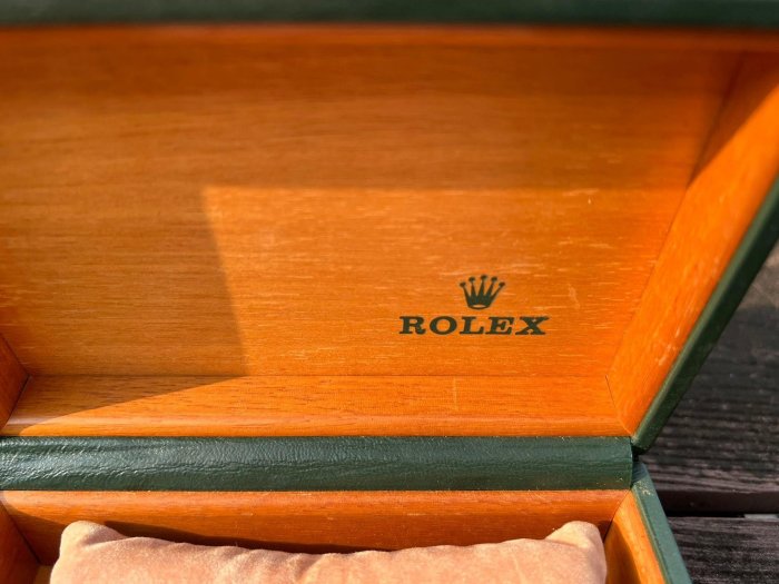 生來狂野一元起標二手早期勞力士Rolex原廠綠色木質錶盒