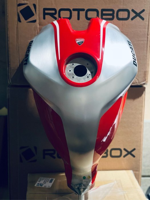 Ducati Panigale 1199R 原廠車殼 + 油箱 （二手品項9成新）