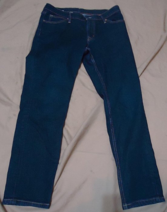無印良品藍色彈性低腰牛仔褲,99%棉,尺寸26,腰圍30.5吋褲檔長8.5吋褲長34.25吋,降價大出清