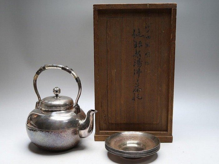 河内宗明作純銀製湯沸と茶托5客鎚起銀瓶純銀宮本刻印在銘共箱個人收藏