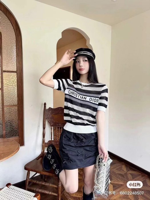 DIOR ＜大人気の星ロゴ） Tシャツ クリスチャンディオールSサイズ黒　値下げ Christian Dior T恤的價格推薦- 2025年8月| 比價比個夠BigGo