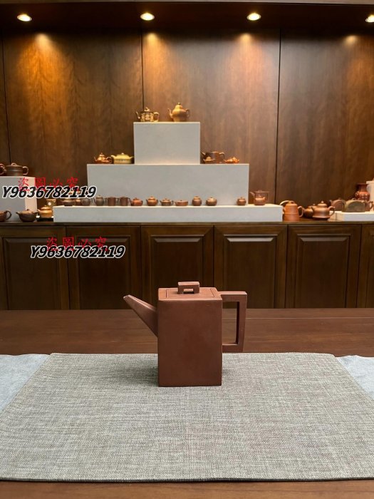 特惠、誠購可議價』民國戴玉屏制紫泥磚方壺底款：戴玉屏制清代名家老