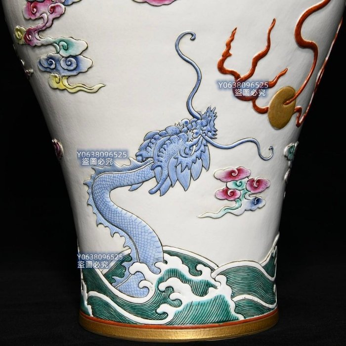 清乾隆粉彩浮雕鎏金蒼龍教子紋梅瓶，高33cm直徑22cm，編號31 粉彩琺瑯