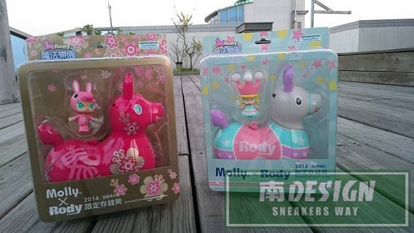 RODY × MOLLY molly まとめ売り 南◇現貨RODY MOLLY 跳跳馬存錢筒冰晶聖誕熱鬧新年歡樂馬年版魔幻樂園