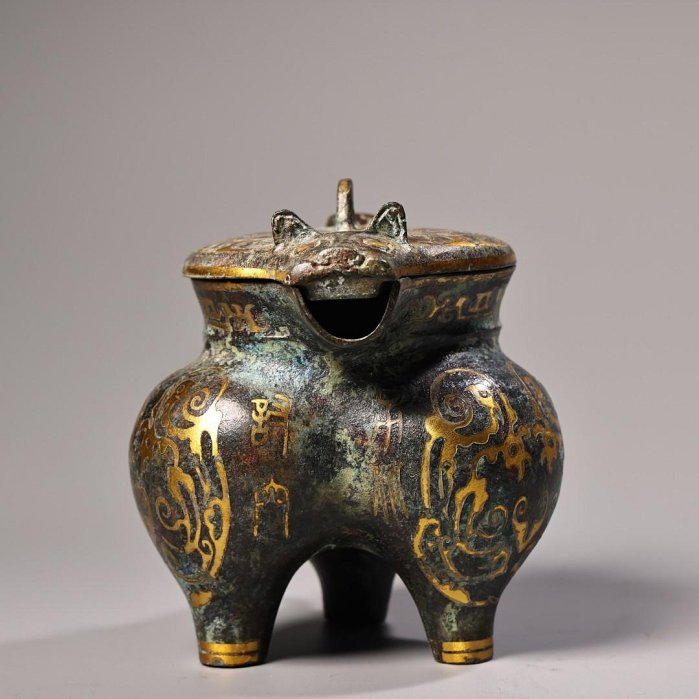 中国古美術・旧蔵青銅製錯金三足酒器 セット・酒具・分酒器・純手作り・置物・茶道具 中国古美術・旧蔵青銅製錯金三足酒器 セット・酒具・分酒器・純手作り