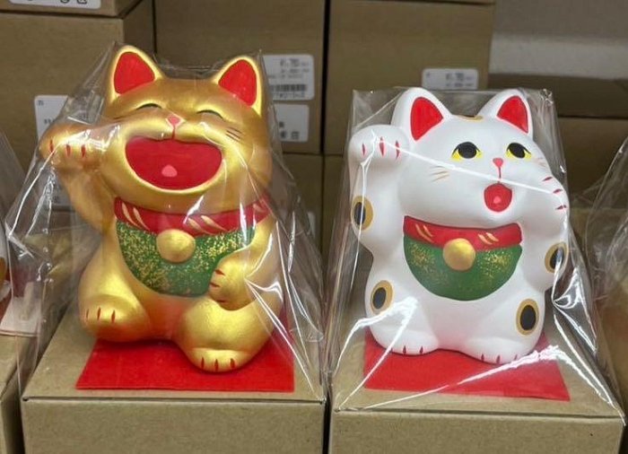 ＊日式雜貨館＊ 日本新年限定 招財貓擺飾 日本擺飾 招福招財貓 居家裝飾 擺飾 貓咪擺飾 馬年擺飾 千萬兩招財貓