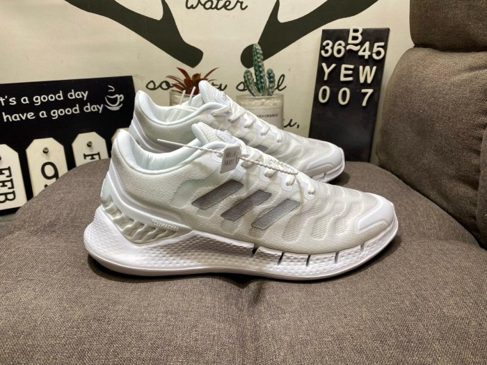 Adidas達斯VENTANIA CLIMACOOL 清風運動復古跑步鞋  尺碼：【點點百貨】