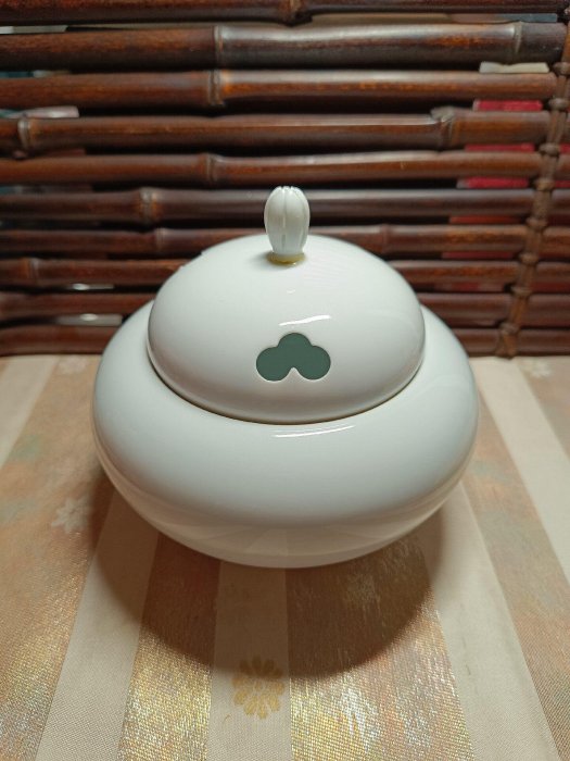二手】日回井上萬二作人間國寶作者白瓷香爐熏香爐帶原木盒，陶歷【明園