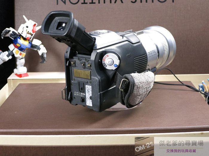 JVC。Victor GR-DV3000 高階MiniDV數位攝影機F1.2超大光圈鏡頭、專業