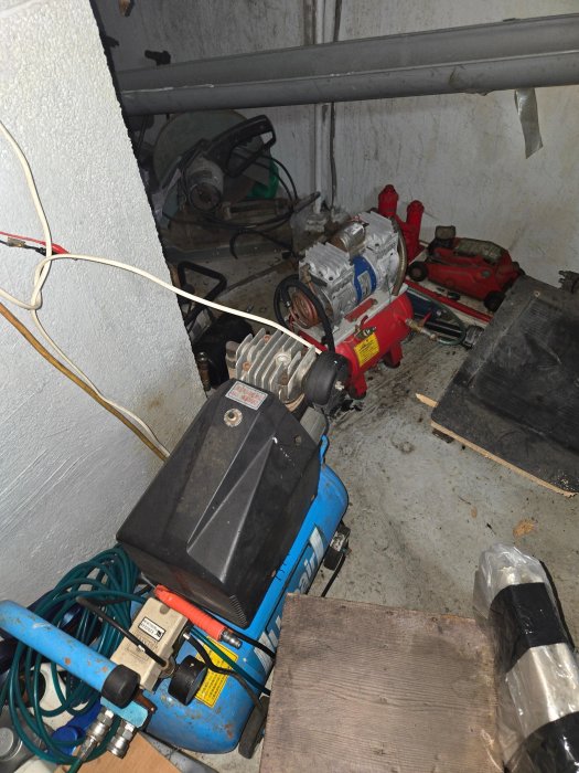 ★挑戰最便宜★二手空壓機 2部(220V) 新北中和區只賣1,000元