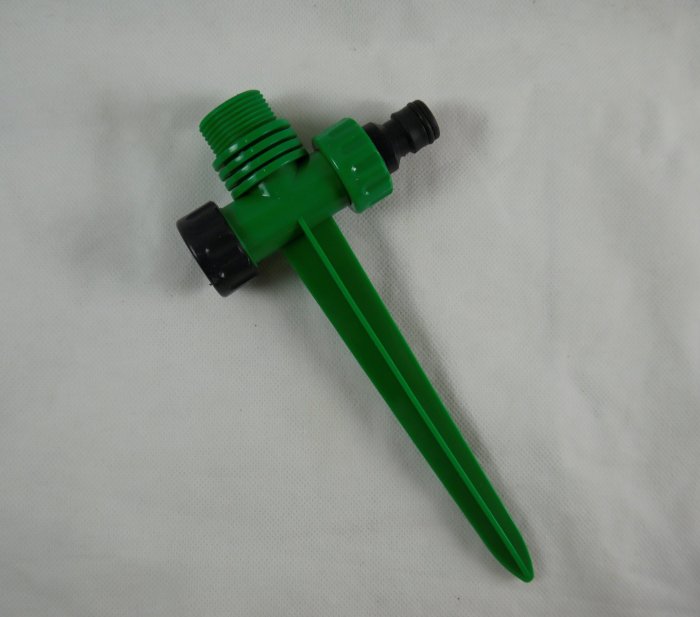 *艸衫故居*三通式 4分 6分 插土固定樁 插地針 灑水頭底座  可直上4分 6分 庭園灑水器