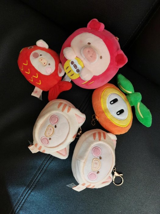 閑置香港LULU可愛粉豬垂飾四件組