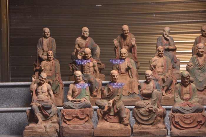 木雕彩繪十八羅漢。6500均高30cm 羅漢能斷除一切煩惱，達到涅槃境界