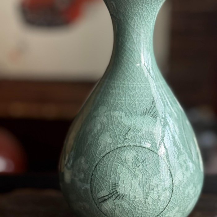 嚴選高麗青瓷雲鶴圖玉壺春瓶，尺寸17.5x10.5cm，重量530g，土仙底款