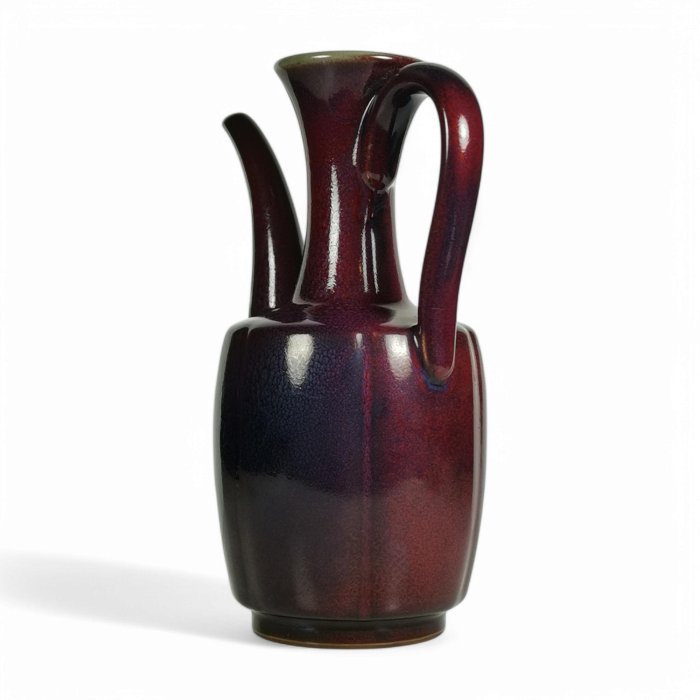 博古珍藏》宋．鈞窯天青釉紫紅斑執壺．附錦盒．