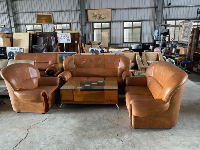 彰化二手貨中心(原線東路二手貨) ---1+2+3（含大小桌）沙發組