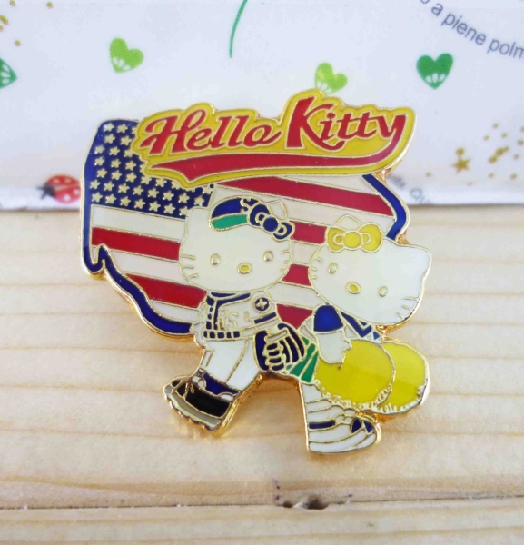 【震撼精品百貨】Hello Kitty 凱蒂貓~KITTY造型徽章-美國職棒
