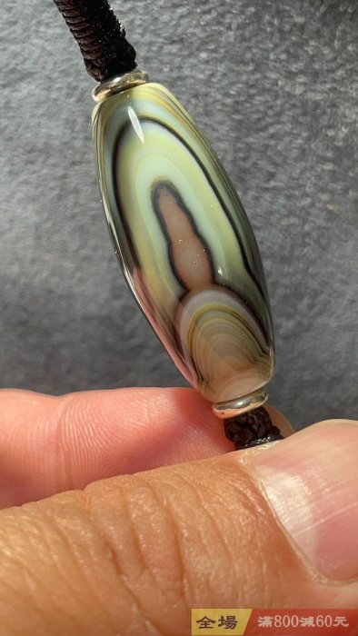 天珠纏絲瑪瑙天珠一眼金天然紋理大自然杰作前有黃金發財眼后有塔一柱擎