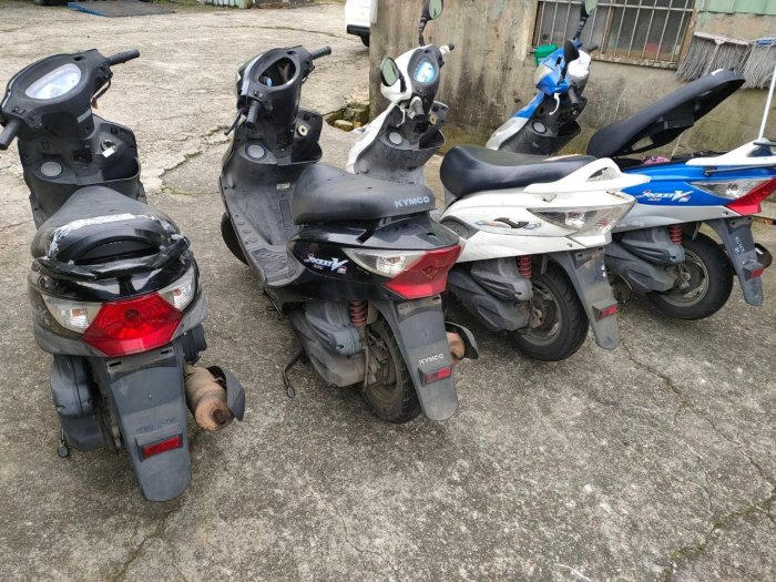 達成拍賣 光陽 JOCKEY V2 125 150 卡鉗 汽油泵浦 車台配線 方向燈 啟動開關 土除 置物箱 汽缸 缸頭