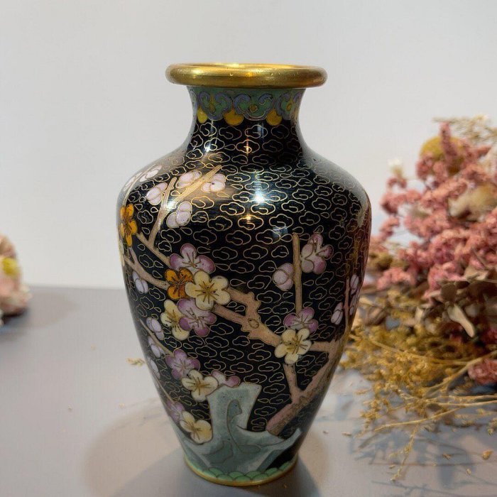 嚴選歐美回流景泰藍賞瓶，梅花金雲工藝精緻，黑胎掐絲琺瑯美器13公分