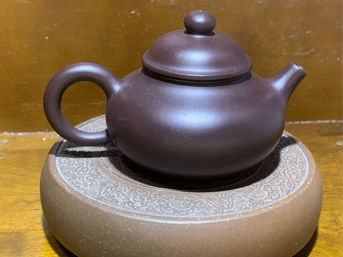 中国宜興猴段泥壺 中國宜興早期茶壺（款宜興原土紫朱泥岳軍製陶） | Yahoo拍賣