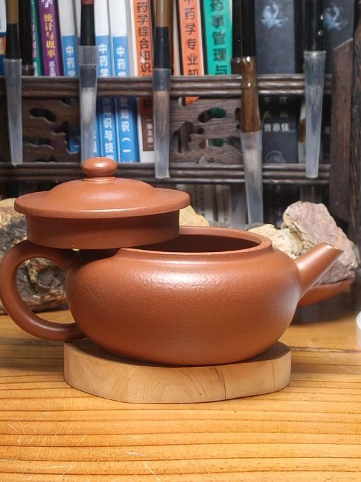 推薦新品!正宗宜興紫砂壺,採用原礦趙莊朱泥,手工精雕,窯燒而 推薦新品!正宗宜興紫砂壺,採用原礦趙莊朱泥,手工精雕,窯燒而