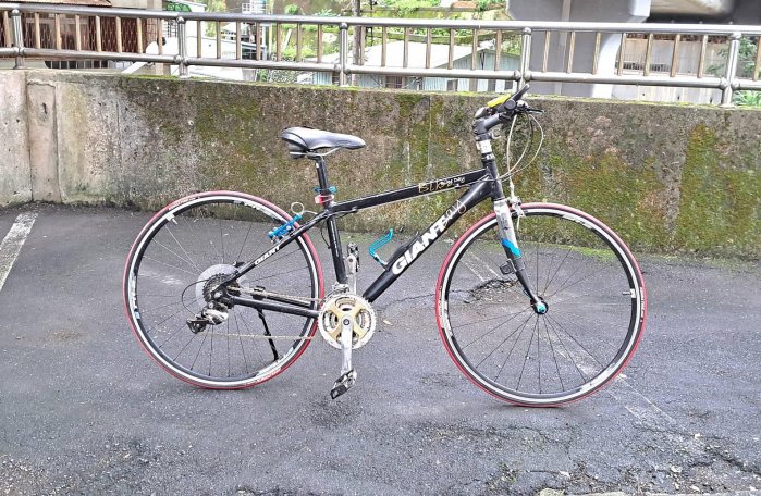 二手~GIANT捷安特 BIKE DAY 鋁合金 26吋 24速 17吋車架 平把公路車 自行車 腳踏車~碳纖維前叉