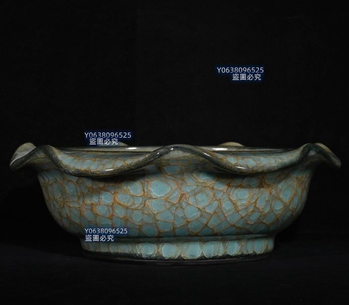 宋官窑冰裂纹刻字描金题诗花边洗，高7.8×23厘米2801320 鈞窯汝瓷官窯