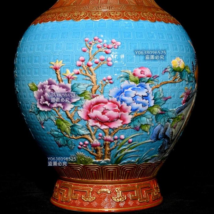 清乾隆松石釉礬紅描金浮雕粉彩花鳥紋瓶，高24.5cm直徑17cm，編號32 青