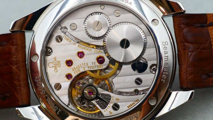 【美好時光】訂價百萬等級少見逸品!OMEGA Railmaster XXL鐵霸貝母面T鑽面