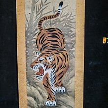 h156虎嘯山林下山虎一幅斗方茶掛，畫工精良，畫面感逼真，裝飾效果非常