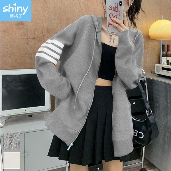 【V3496-1】shiny藍格子-瑕疵特賣．撞色條紋寬鬆抽繩連帽長袖外套