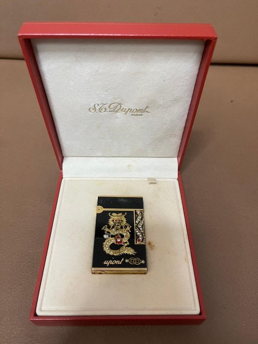 ［金展窗簾工作室］二手早期雕金龍鑲寶石限量款都彭打火機ST Dupont