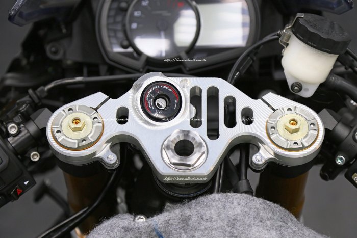 台 KAWASAKI ZX6R ZX-6R 636 ZX 6R 上三角台三角台CNC 鋁合金輕量化