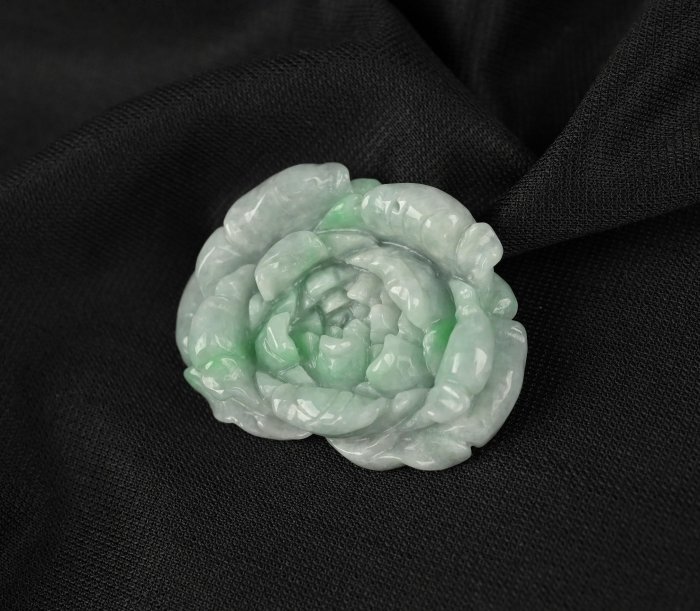 《玖隆蕭松和 挖寶網XB》託拍 緬甸玉 老種料 飄綠花 牡丹花 玉墜 重約 33g (04538X)