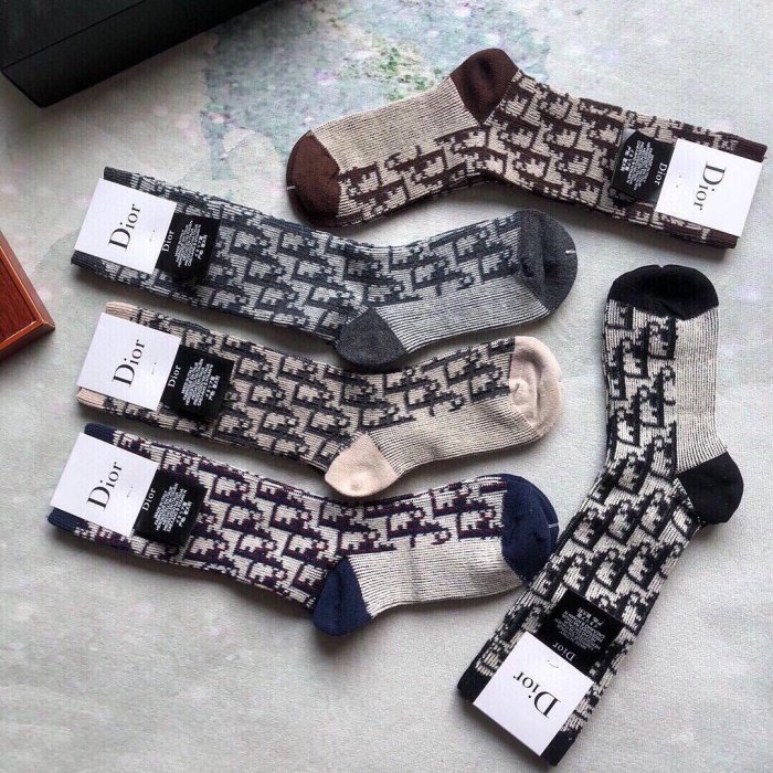 100％原廠DIOR 迪奧DIOR迪奧女款長統襪子 經典老花長襪 吸汗透氣親膚透運動中筒襪