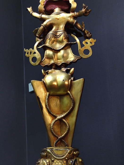 藏傳佛教法器彩繪銅鎏金降魔杵·金剛杵，三面普巴金剛降魔杵9838古玩