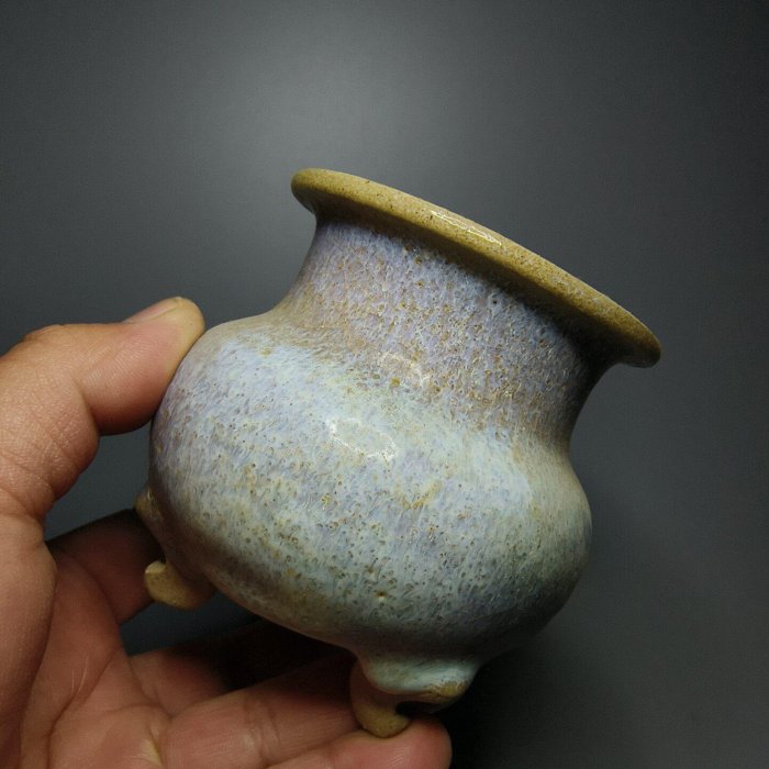 宋金鈞窯三足香爐宋代瓷器古玩瓷器高器釉水肥厚溫潤釉質細膩非常難得