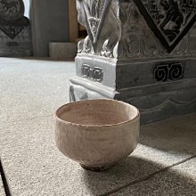 昭和年間森島一伸創作萩燒抹茶碗，附原木盒裝，高8釐米、口徑12.5釐米