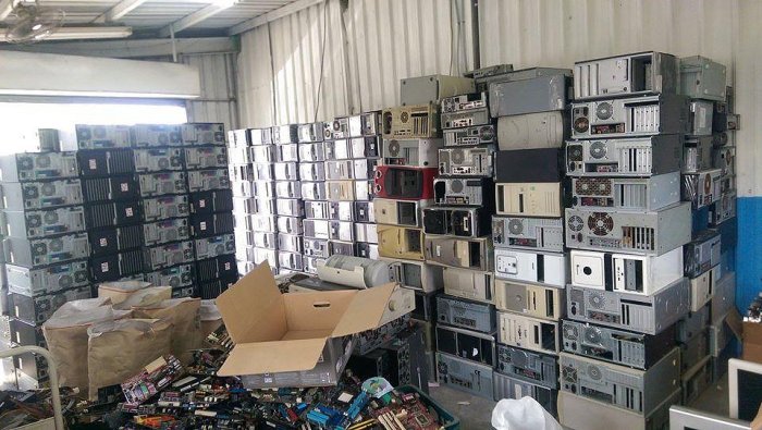 {台南歸仁-凡程電腦}回收您不要的要報廢的主機.液晶-報廢完整主機最高230元