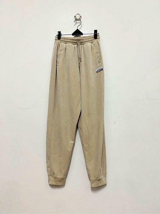 adidas 卡其色品牌字樣貼布彈性腰圍兩側口袋細絨休閒長褲 / XS / 1225
