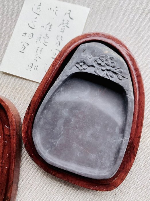 【端渓硯】◆蕉葉白・胭脂暈・雨霖墻青花・魚脳凍・金線の美石◆大型十吋◆唐木天地蓋 端渓硯板】◇蕉葉白・眼・魚脳凍・金線・胭脂暈・青花◇白端素質美石