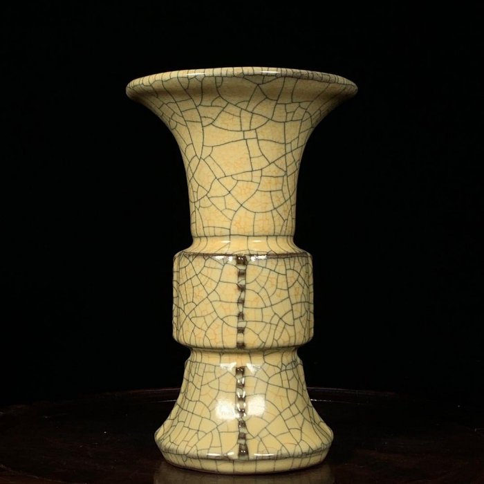 宋哥窯出戟尊，高17.5直徑11cm，300984 官窯汝瓷鈞窯【古谷屋