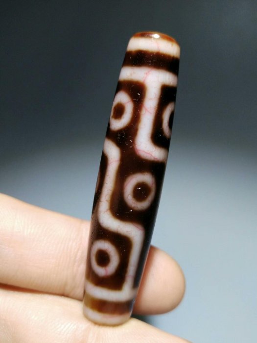嚴選九眼天珠，血絲龍紋稀世珍藏，舊藏臻品玉化瑩潤，古法雕琢天然風化