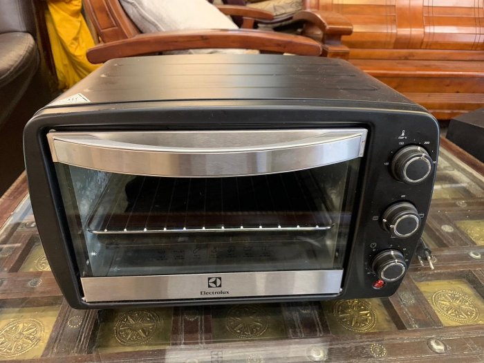盡其用二手家具生活館  Electrolux 伊萊克斯15公升專業級電烤箱EOT3805K  不含運600 保固7天