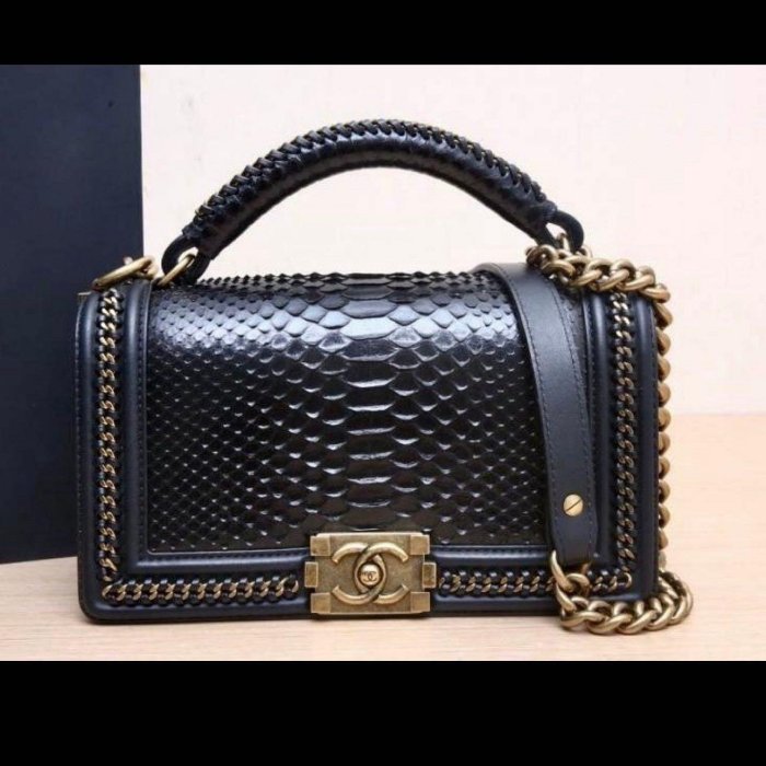 小巴黎二手名牌 真品Chanel boy 25 handle 蛇皮黑金 金釦 專櫃高價款
