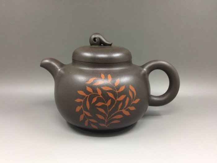 鮑雯君【紋麗壺】研究員級高級工藝美術師260 cc 附作者持壺照證書《不