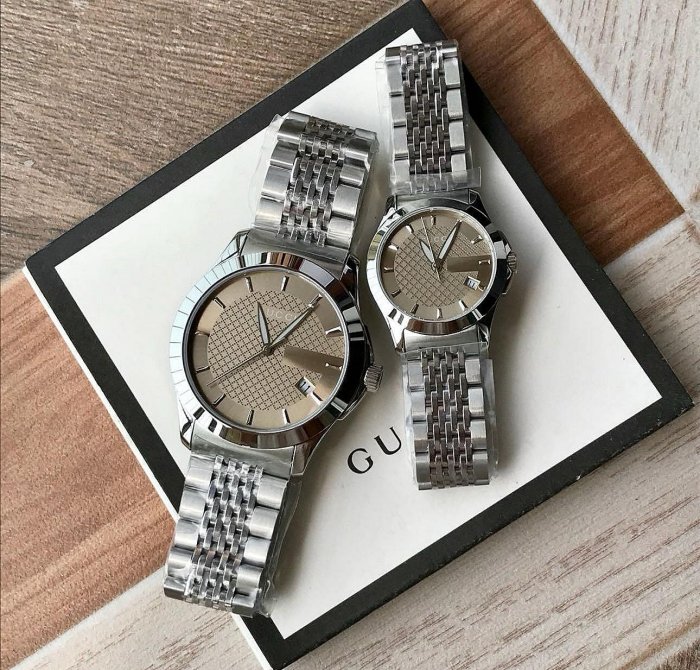 現貨GUCCI G-Timeless 格菱灰褐色錶盤 銀色不鏽鋼錶帶 石英 男士手錶 YA126406 女士手錶 YA126503