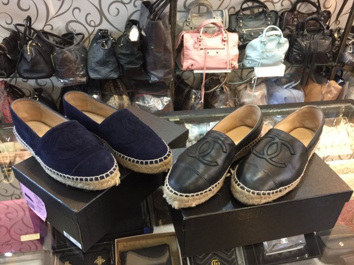 女人街國際精品" CHANEL經典款深藍色鉛筆鞋平底鞋休閒鞋漁夫鞋草編鞋*37號*